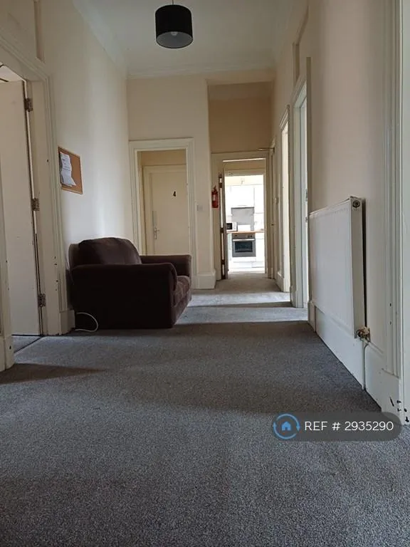 6 bedroom flat in Hyndland Road, Glasgow, G12 (6 bed) (#2935290)