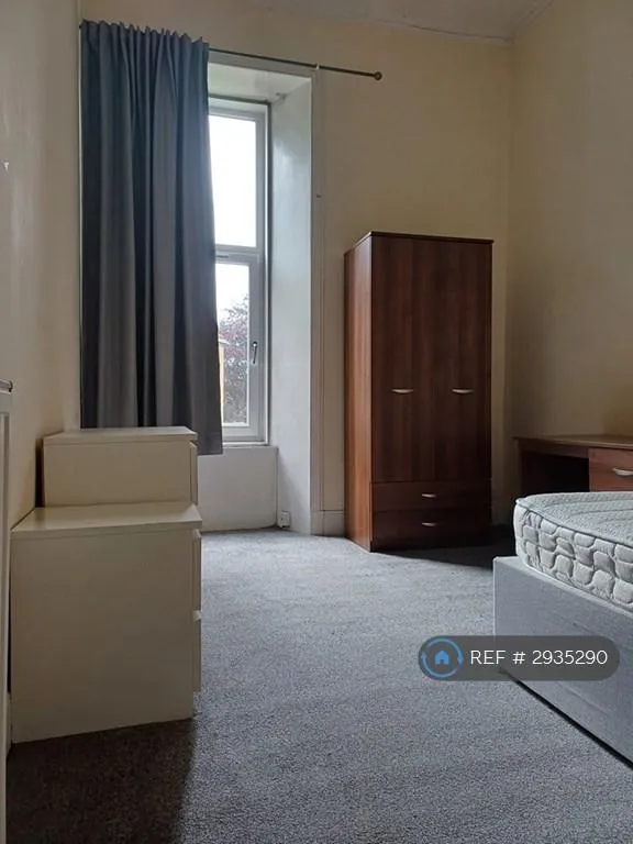 6 bedroom flat in Hyndland Road, Glasgow, G12 (6 bed) (#2935290)
