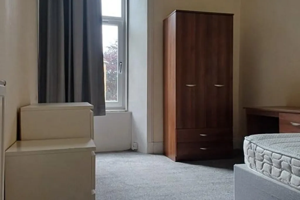 6 bedroom flat in Hyndland Road, Glasgow, G12 (6 bed) (#2935290)
