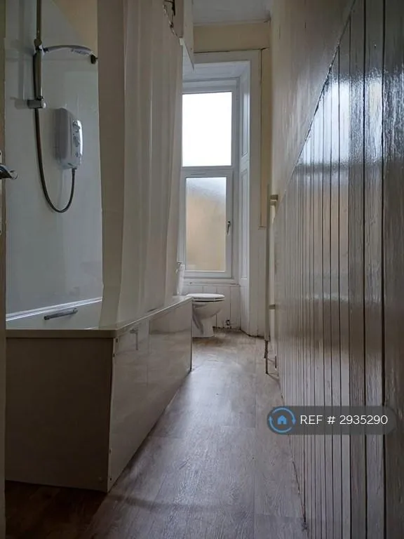 6 bedroom flat in Hyndland Road, Glasgow, G12 (6 bed) (#2935290)