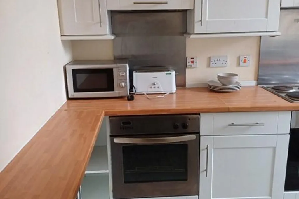 6 bedroom flat in Hyndland Road, Glasgow, G12 (6 bed) (#2935290)