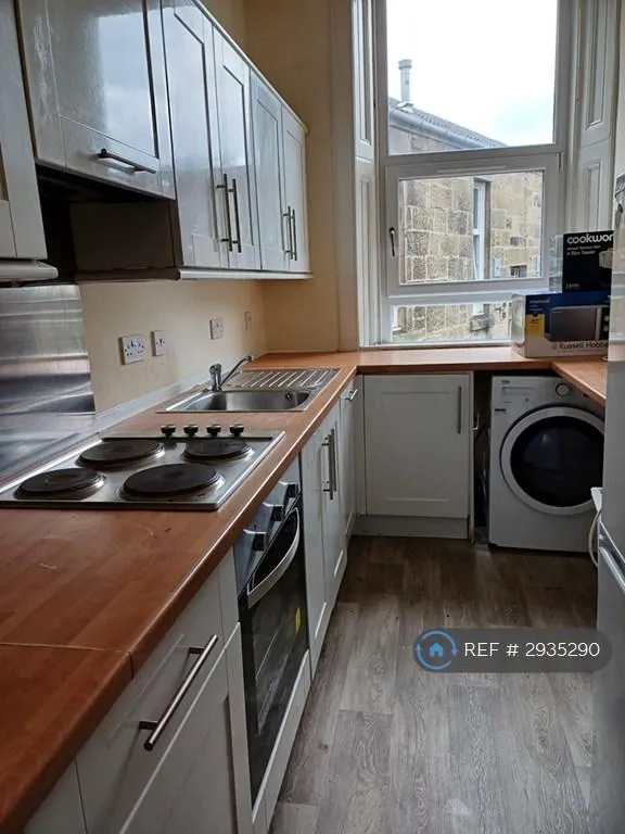 6 bedroom flat in Hyndland Road, Glasgow, G12 (6 bed) (#2935290)