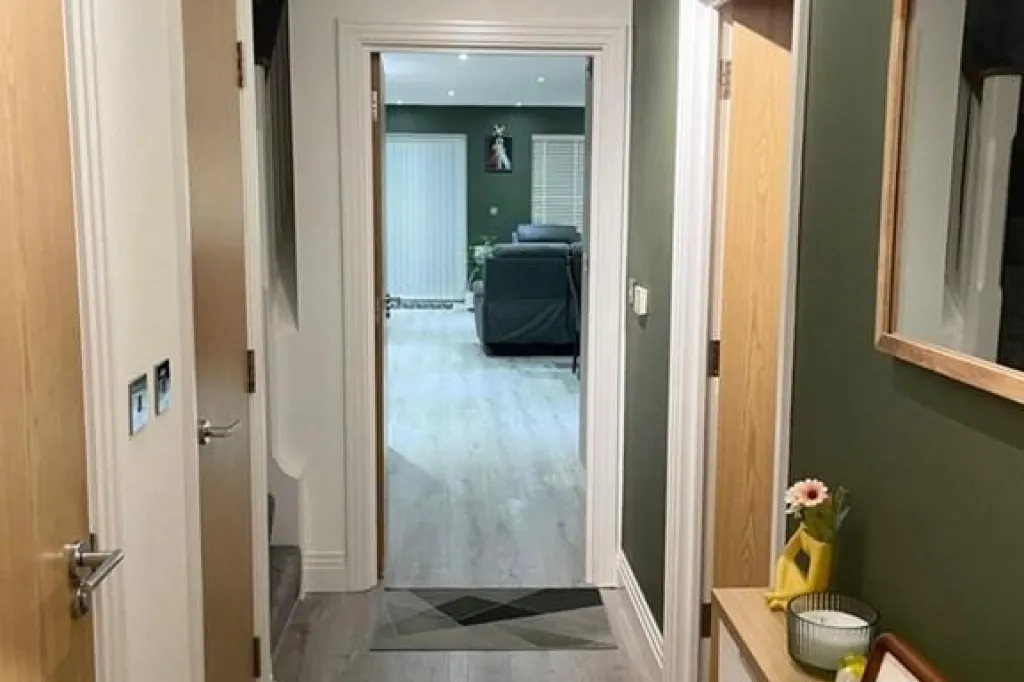 5 bedroom house in Meyers Close, Slough, SL3 (5 bed) (#2943104)