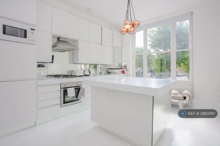 4 bedroom house in Victoria Road, London, NW6 (4 bed) (#2983097)