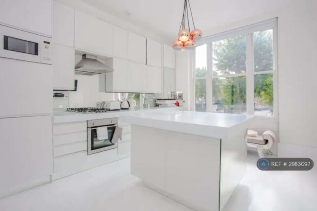 4 bedroom house in Victoria Road, London, NW6 (4 bed) (#2983097)