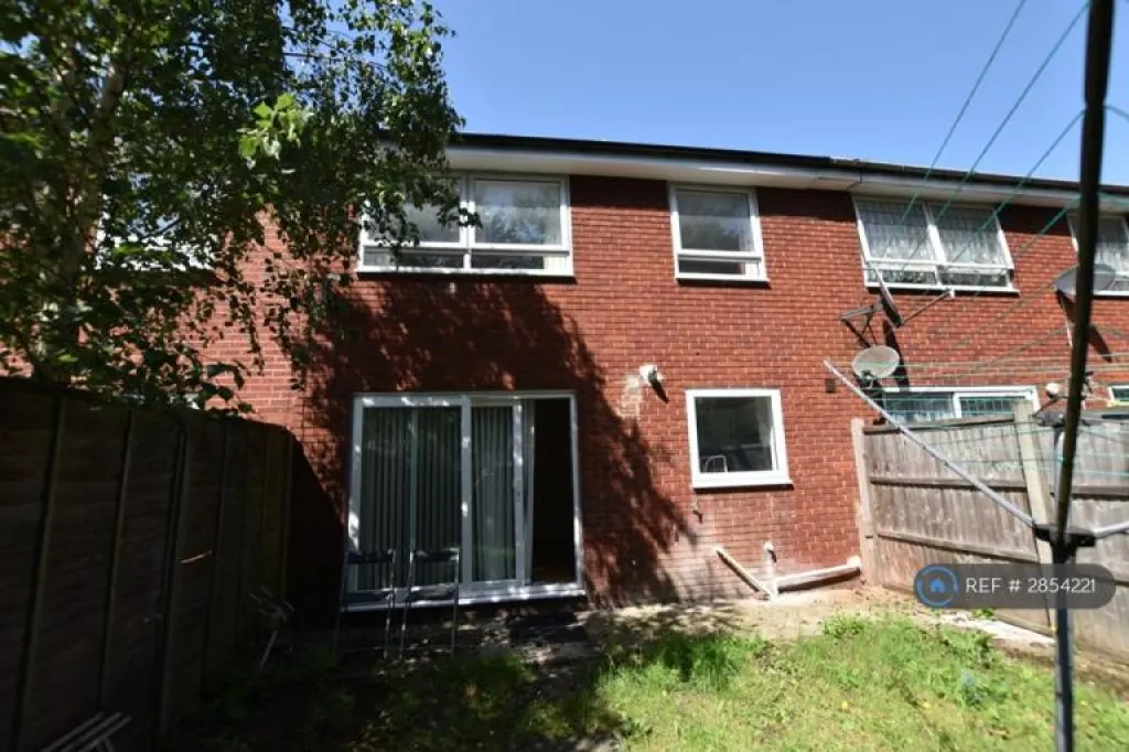 4 bedroom house in Spring Terrace, Reading, RG2 (4 bed) (#2854221)