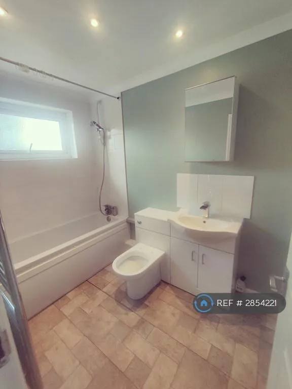 4 bedroom house in Spring Terrace, Reading, RG2 (4 bed) (#2854221)