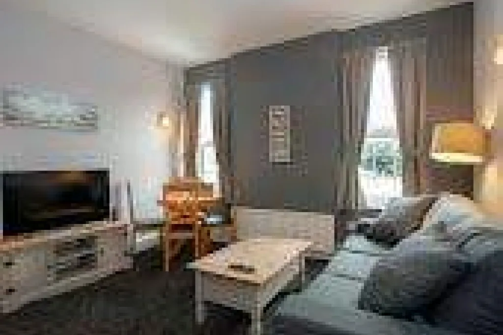 5 bedroom house in Norwood Green, London, UB2 (5 bed) (#2837566)
