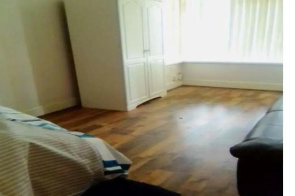 3 Bedroom Flat available in Park Royal £2650 pm
