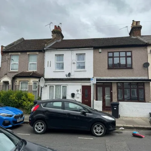 2 BED FLAT TO RENT IN IG1