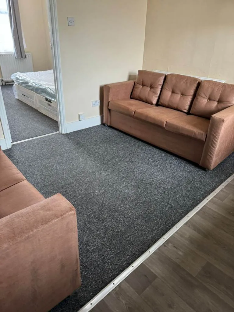2 BED FLAT TO RENT IN IG1
