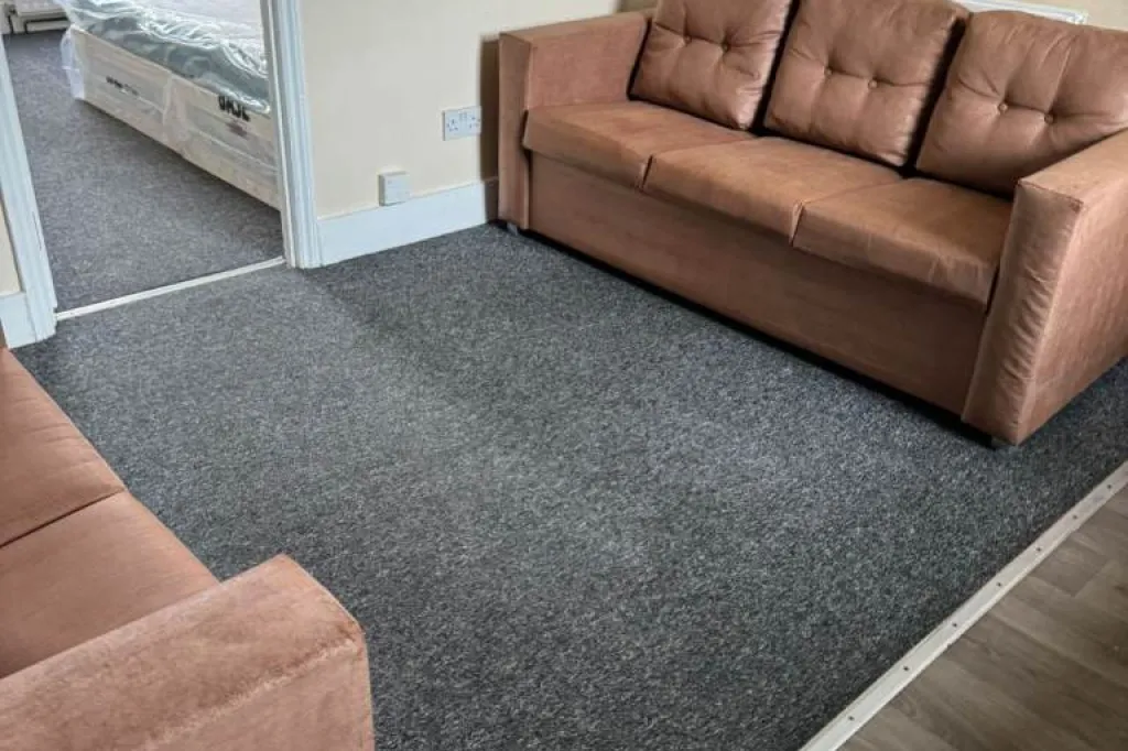 2 BED FLAT TO RENT IN IG1