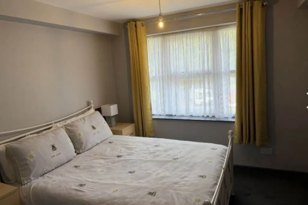 2 bedroom flat