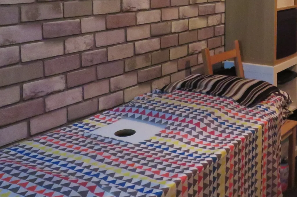 Bisexual Male36 Offers  Anonymous Fun at Private GLORY HOLE MILKING TABLE for Males age 50 and over