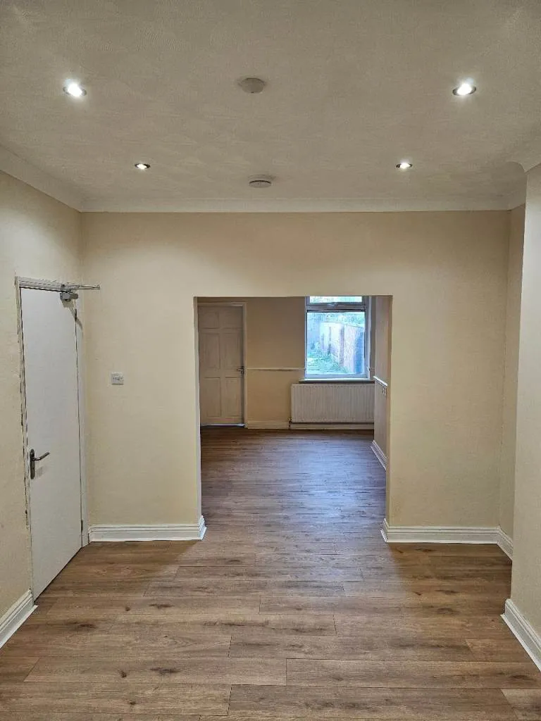 3-Bedroom House to Rent in Grimsby – Company Lets Available