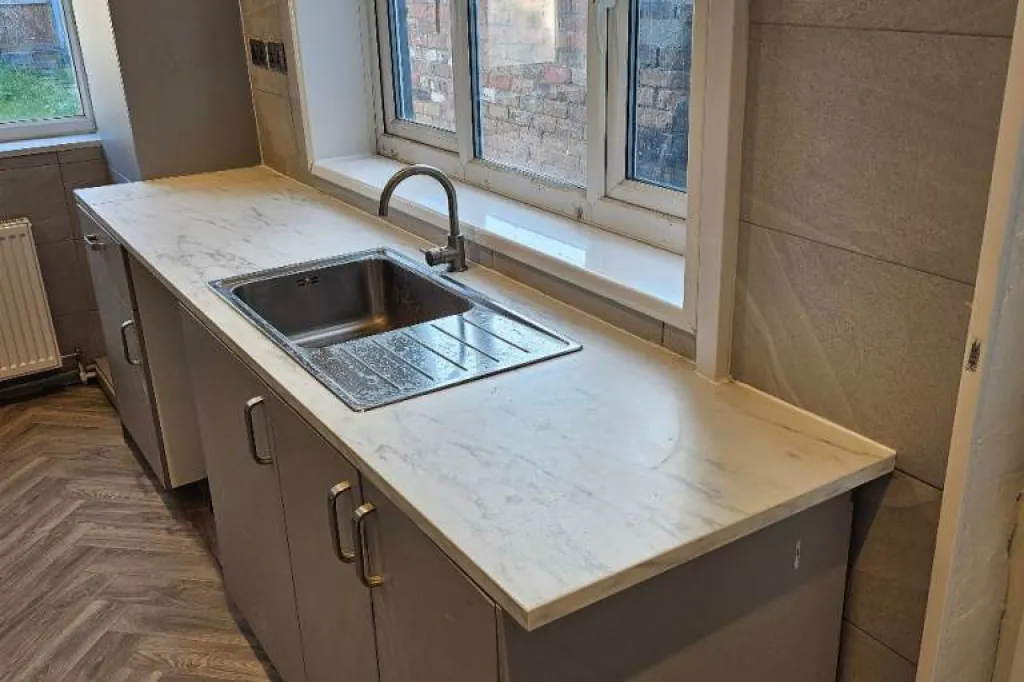 3-Bedroom House to Rent in Grimsby – Company Lets Available